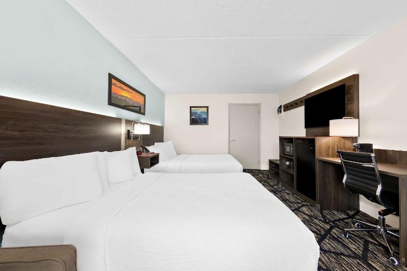 Clarion Inn & Suites near the Leconte Center Pigeon Forge - image 35