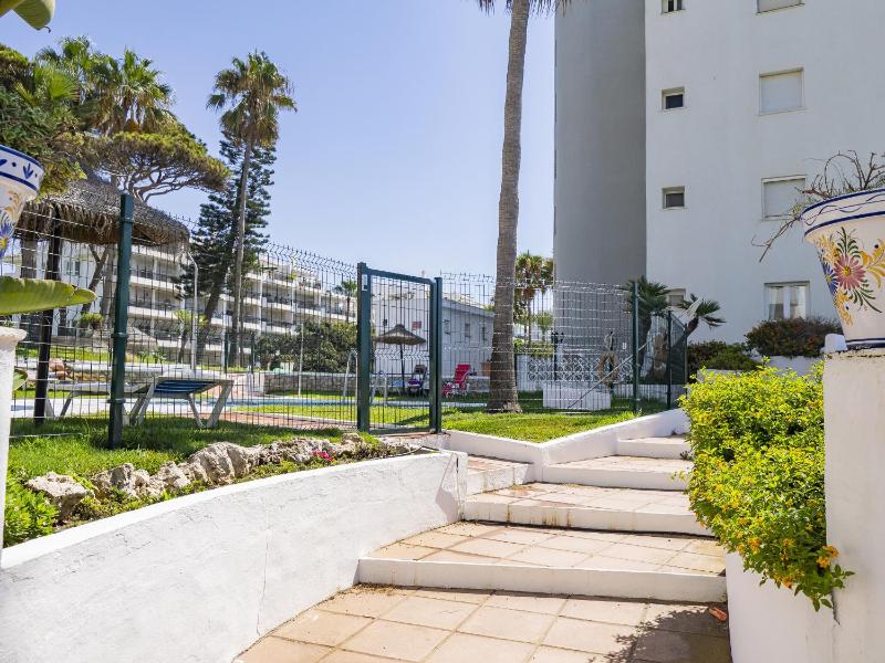 Cubo's Estudio Algaida Calahonda Beach - image 8