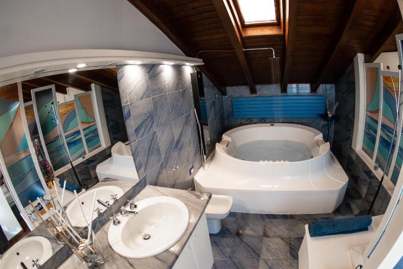 Suite Apartment image 2