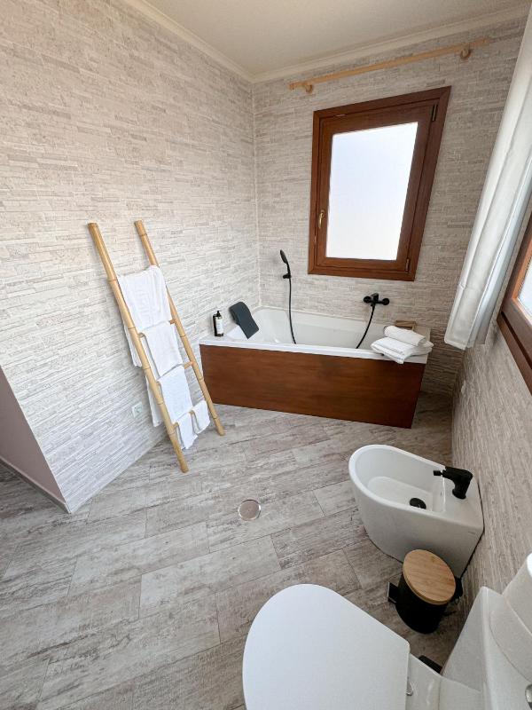Villa with Sea View image 4