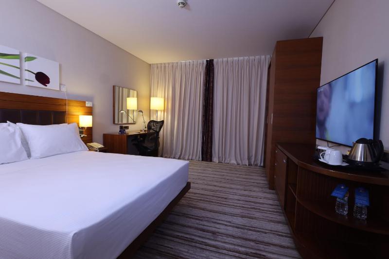 Queen Room - Mobility Access image 2