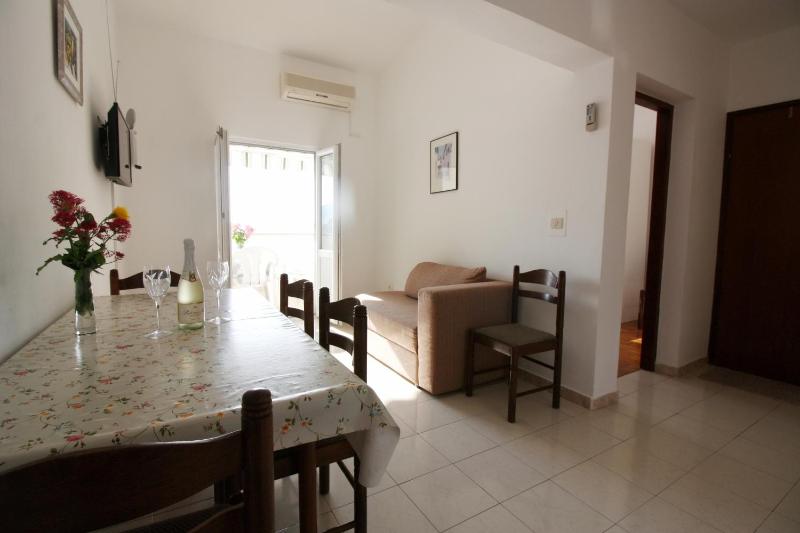 Two-Bedroom Apartment with Terrace and Sea View image 4