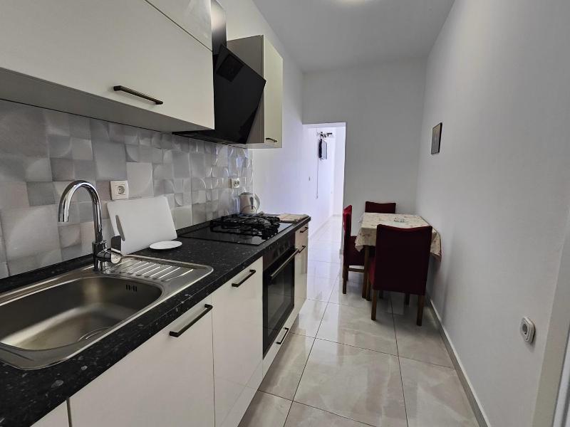 One-Bedroom Apartment with Terrace and Sea View image 4