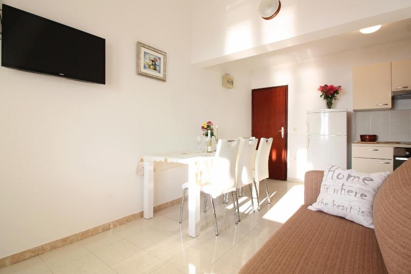 Two-Bedroom Apartment with Terrace and Sea View image 3