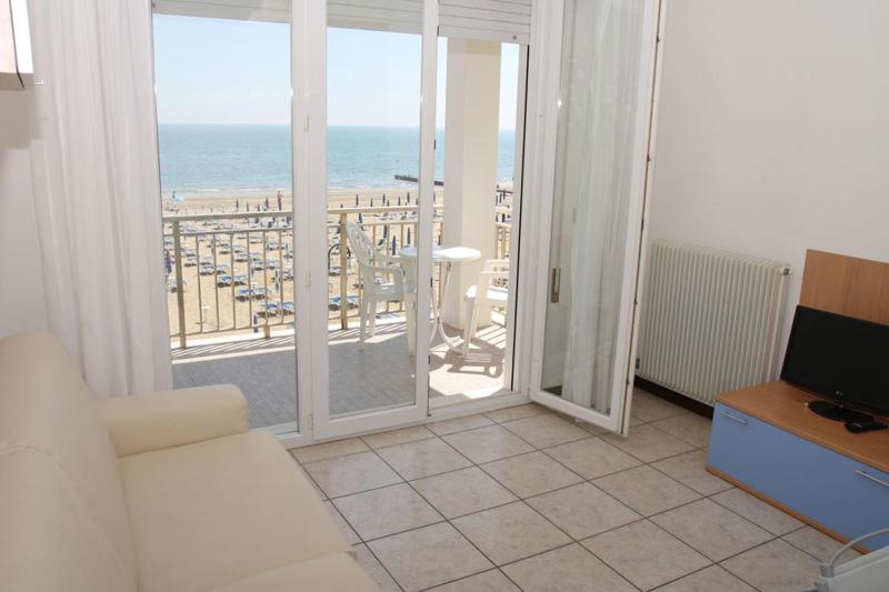 Two-Bedroom Apartment with Sea View image 3