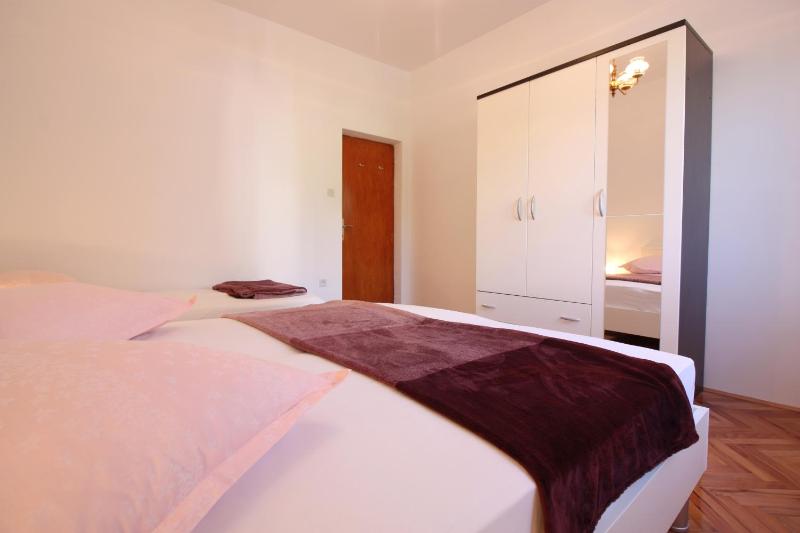 One-Bedroom Apartment with Terrace image 4
