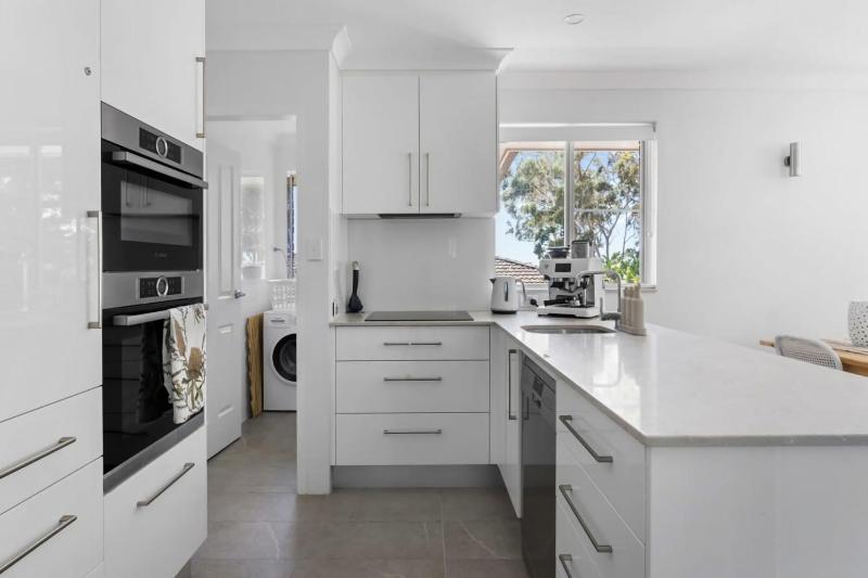 The Nest Luxury Apartment 100m to the Beach - image 32