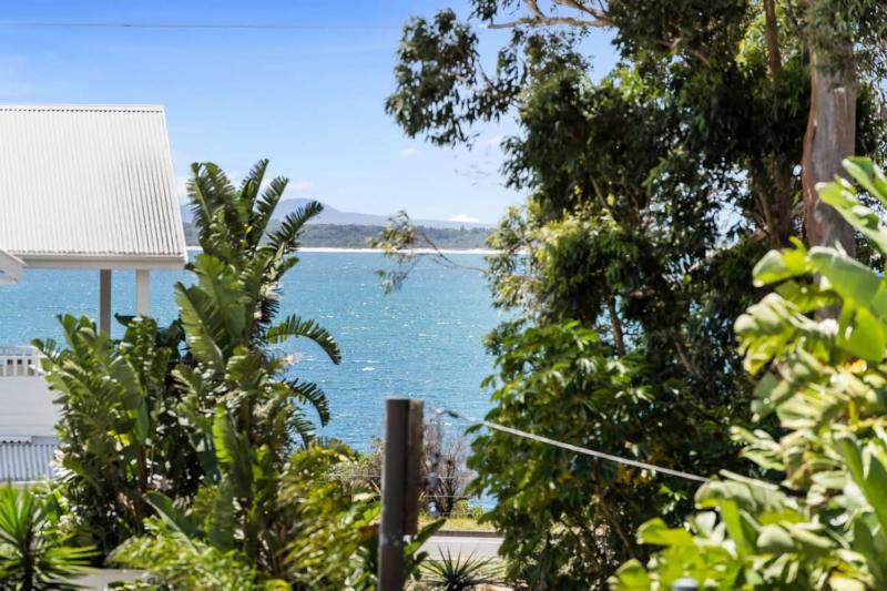 The Nest Luxury Apartment 100m to the Beach - image 14