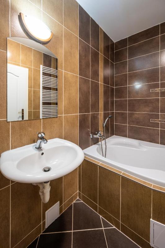 Double or Twin Room with Private Bathroom image 4