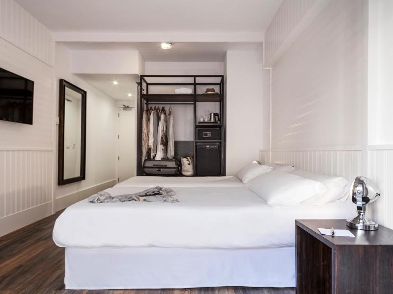 Single Room image 2