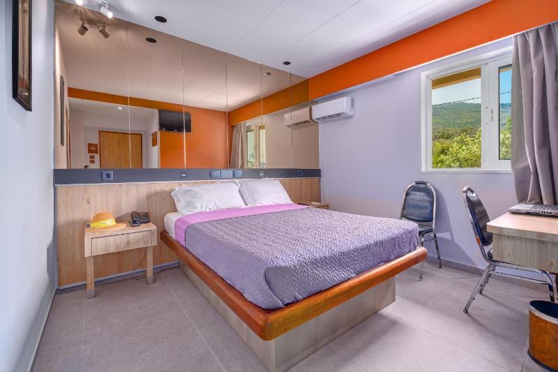 Single Room image 4
