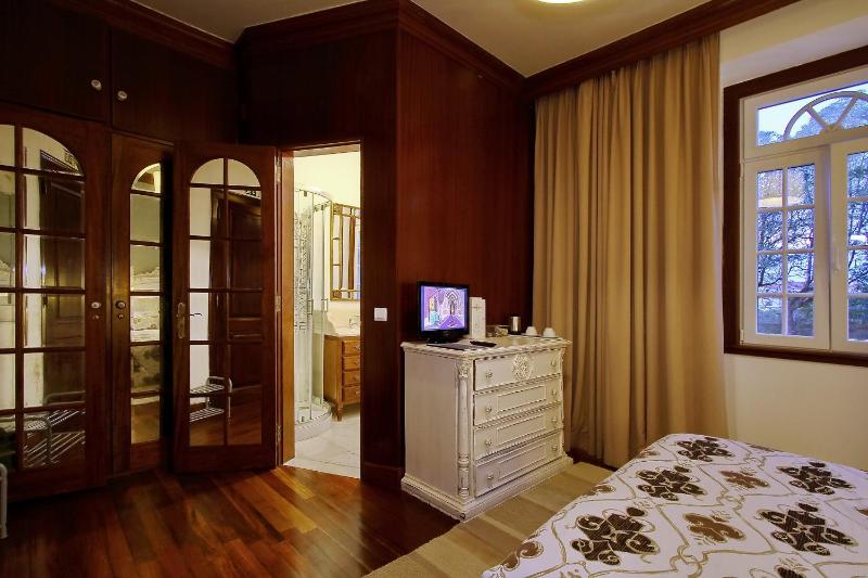 Double Room image 4