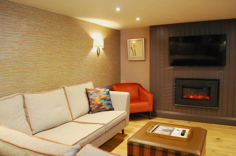 One-Bedroom Deluxe image 2
