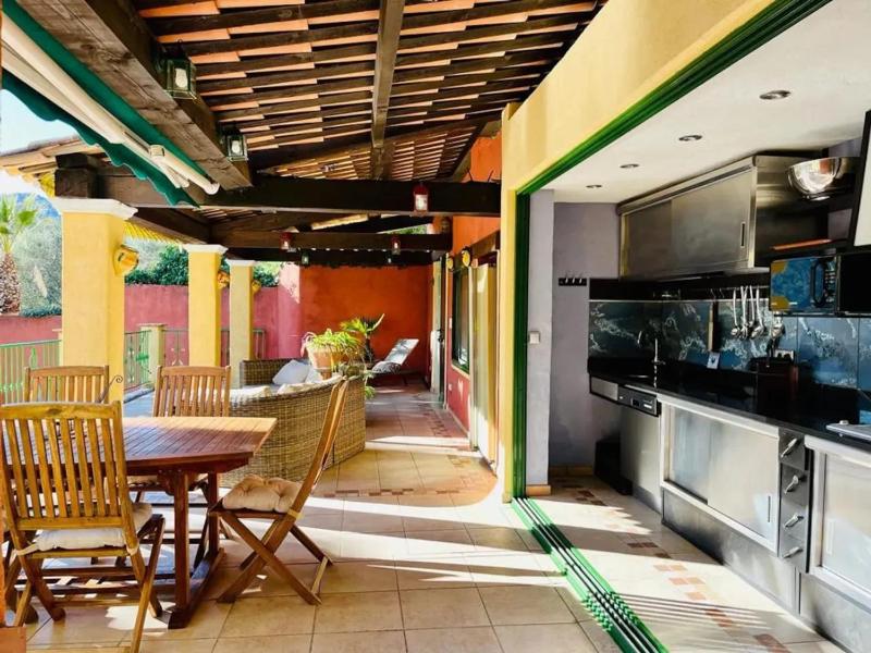 Maison conviviale à Fréjus avec piscine à débordement - image 31