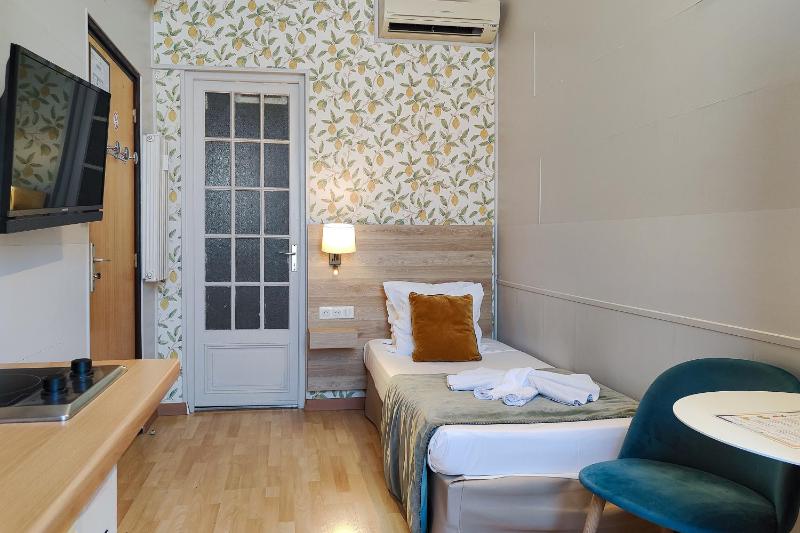 Economic Single Studio image 4