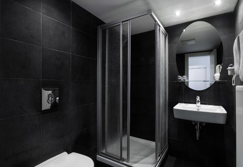 Single Room image 2