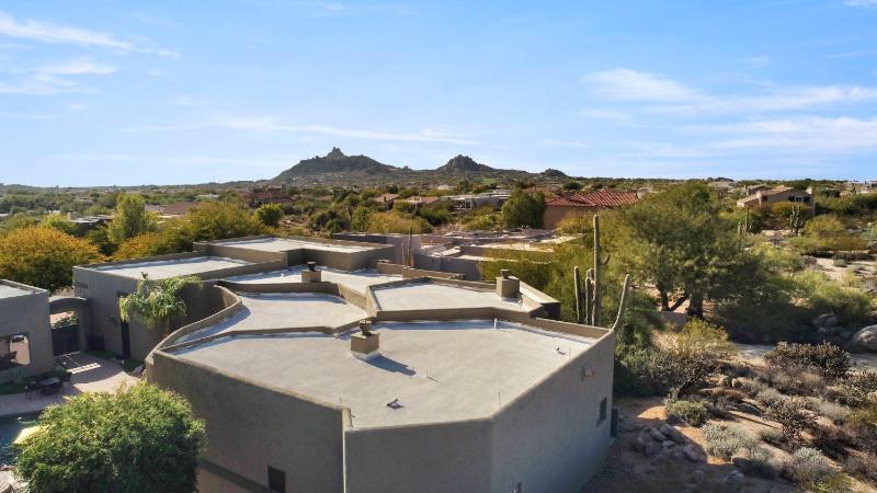 The Debonair Derby by PaseoHomesAZ with Heated Pool - image 14