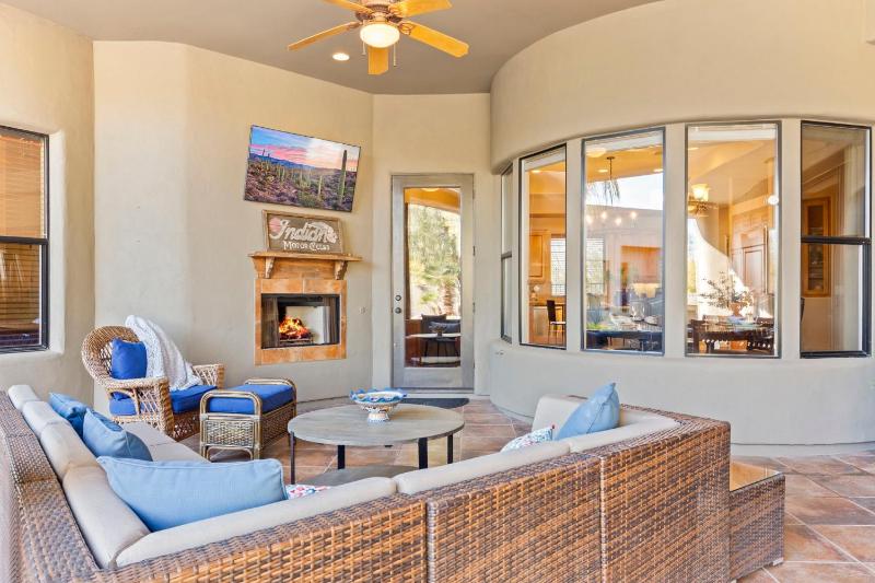 The Debonair Derby by PaseoHomesAZ with Heated Pool - image 19