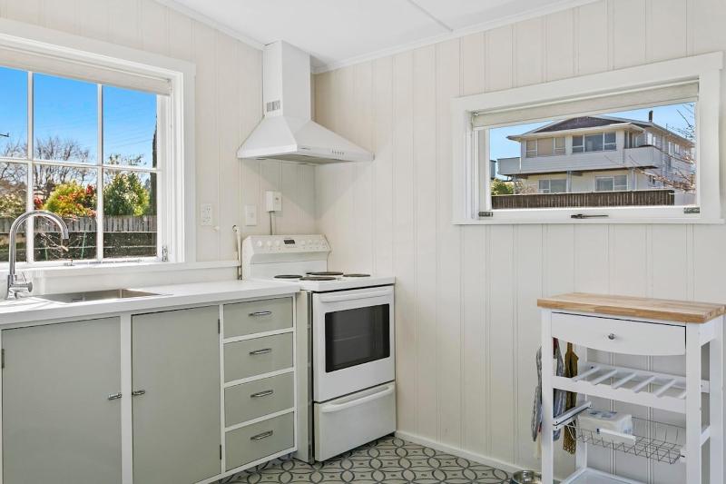 Mere Cottage - image 10