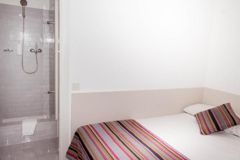 Comfort Single Room image 3