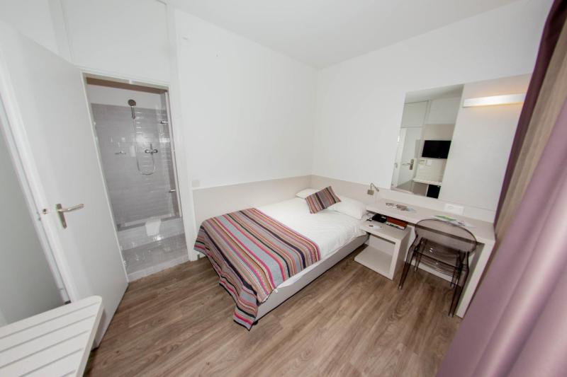 Comfort Single Room image 4