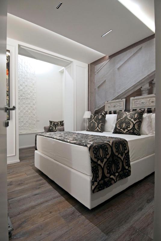 Standard Double Room image 3