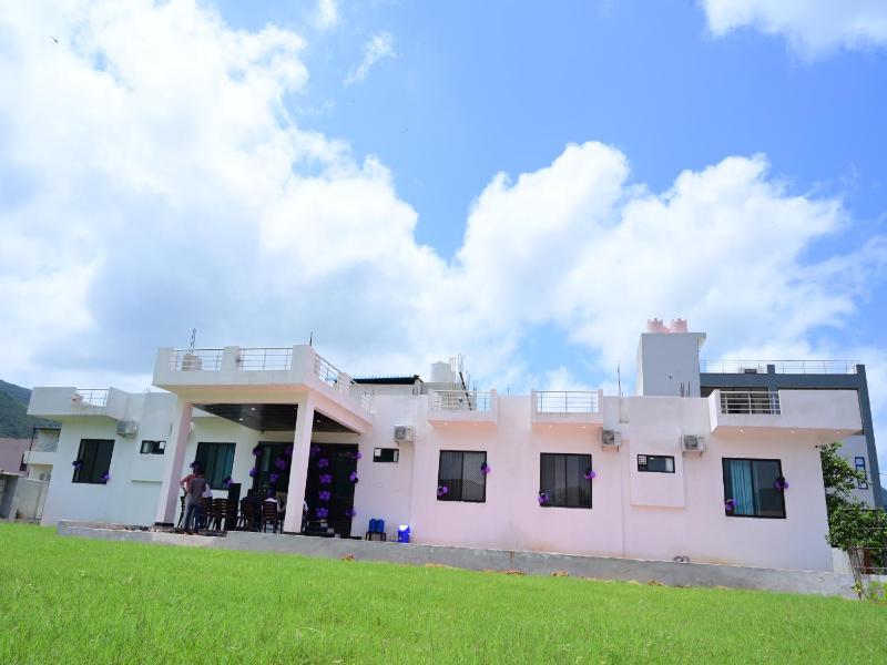The muskmelon resort and hotel - image 4