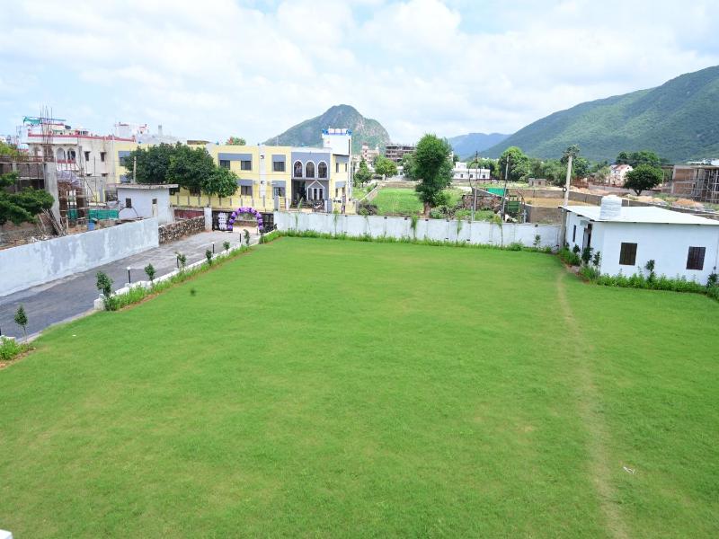 The muskmelon resort and hotel - image 2