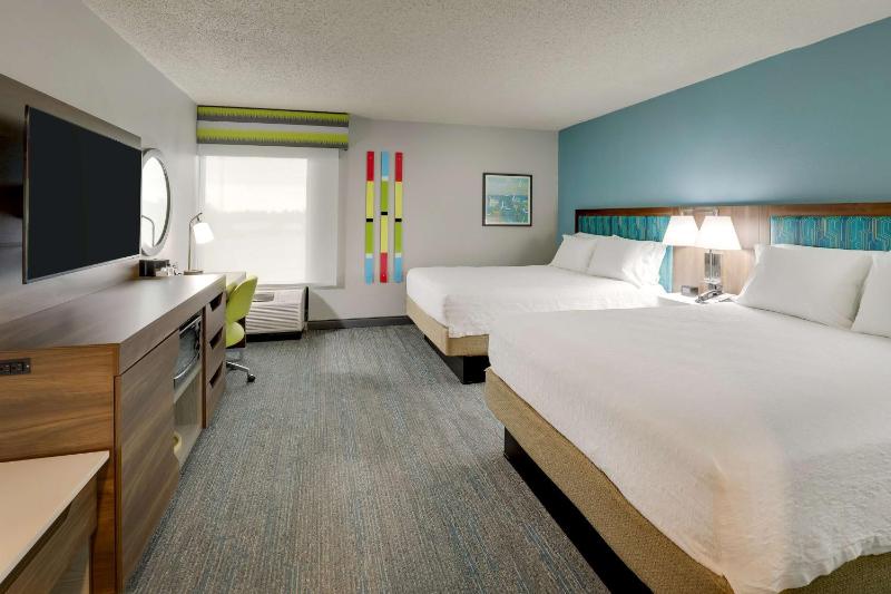 Room with Two Queen Beds - Non-Smoking image 3