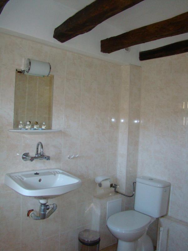 Two-Bedroom Apartment with Garden View image 2