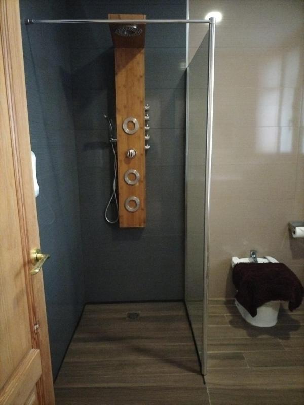 Double Room with Spa Bath image 3