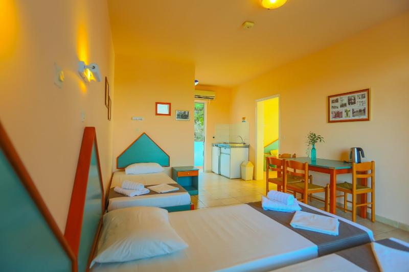 One-Bedroom Apartment (5 Adults) image 1