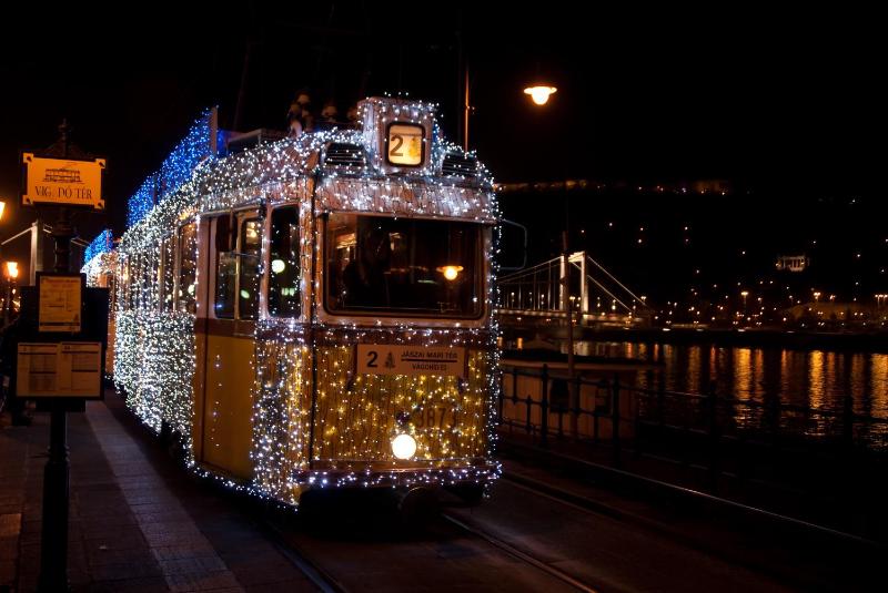 Two-Bedroom Apartment with Balcony and River View image 2