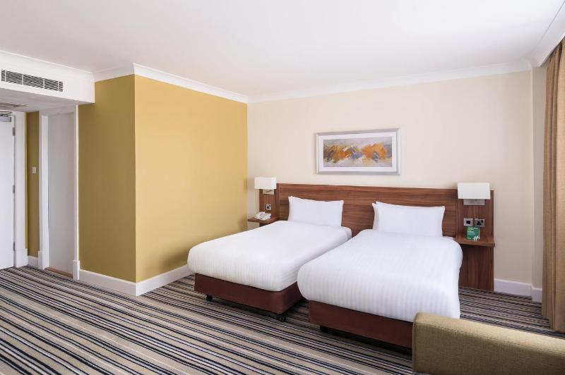 Standard Room with Two Single Beds image 3
