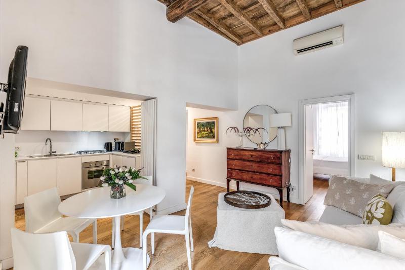 Two-Bedroom Deluxe Apartment - Annex image 3