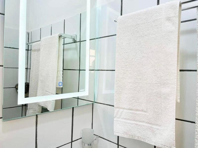 1 Bed Studio Sleeps 2 - Canal View Parking Wifi - image 3