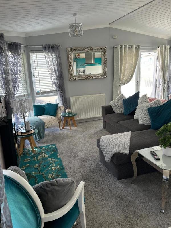 Unique 2 bed lodge Images