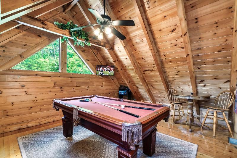 Cozy Bear Heaven Cuddle Up in the Smokies - image 9