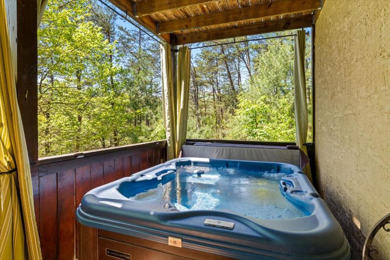 Smoky Mountain Getaway Leave the World Behind - image 9