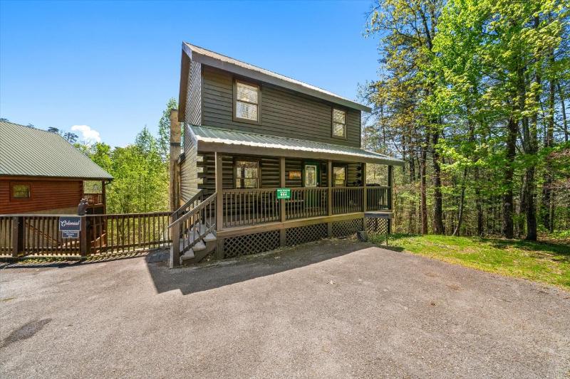 Smoky Mountain Getaway Leave the World Behind - image 4