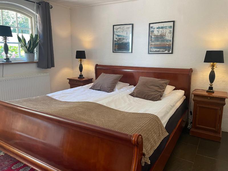 Deluxe Double Room image 4