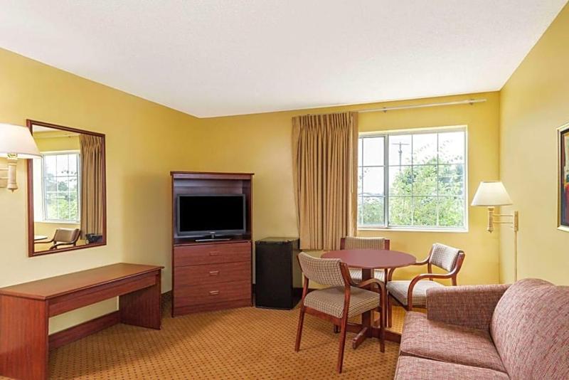 Deluxe Double Room image 4