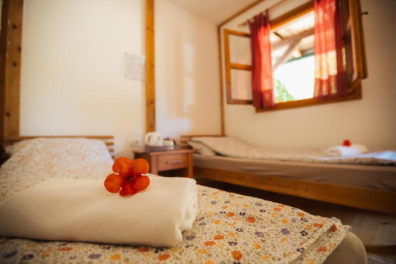 Triple Room with Terrace image 3