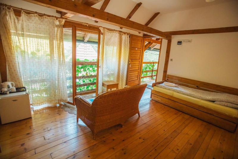 Sextuple Room image 4