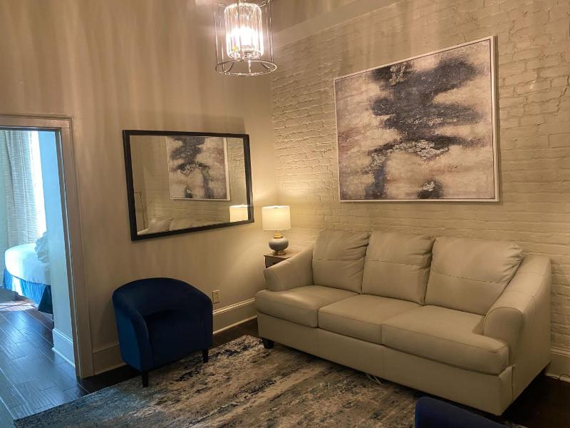 King Studio with Sofa Bed image 2
