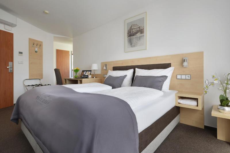 Prague Season Hotel - image 7