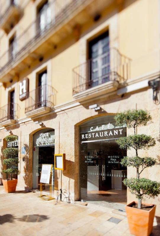 Plaça De La Font - image 8