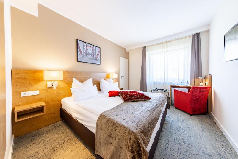 Standard Double Room image 1