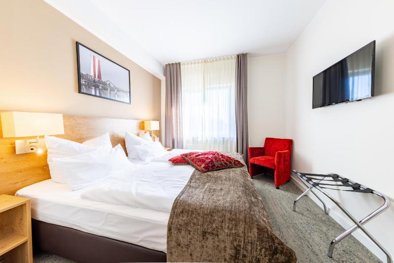 Standard Double Room image 1