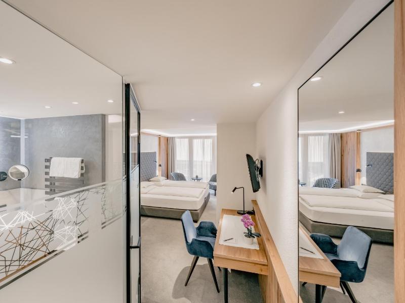 Junior Suite image 1